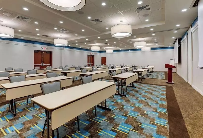 ホテル Drury Inn & Suites Phoenix Chandler Fashion Center