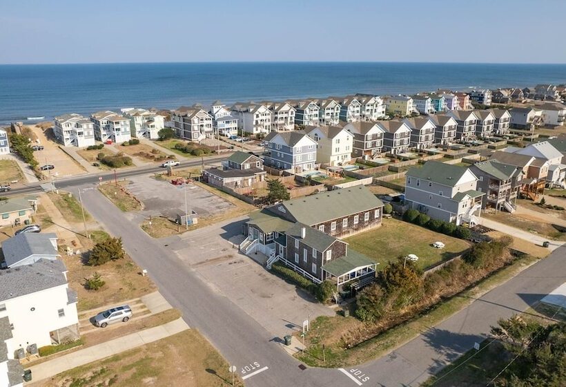 ホテル Nags Head Beach Inn By Kees Vacations