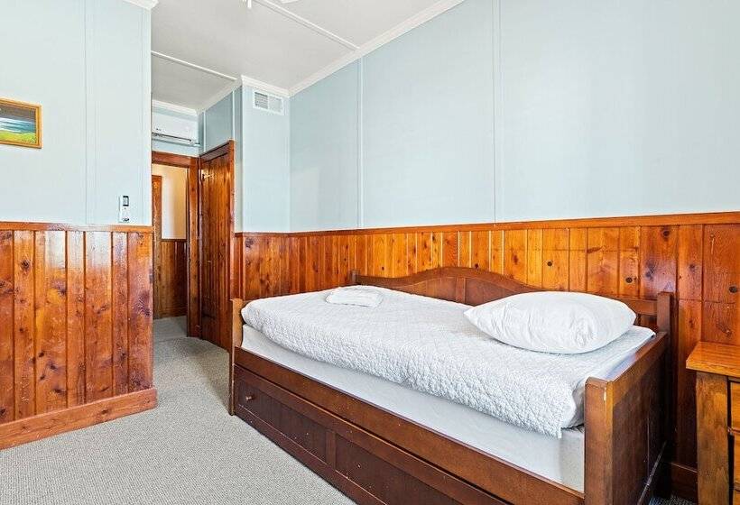 ホテル Nags Head Beach Inn By Kees Vacations