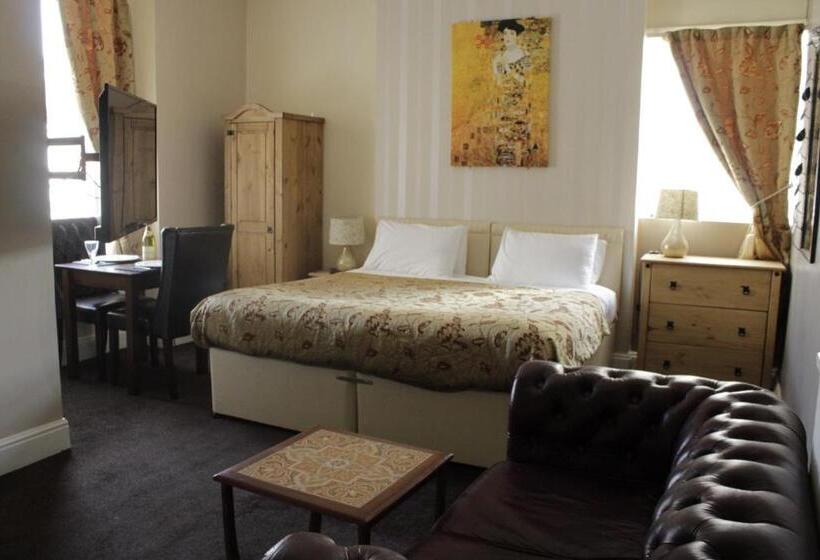 پانسیون Clifton Villa Guest House