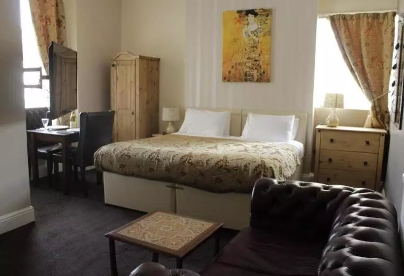 Majatalo Clifton Villa Guest House