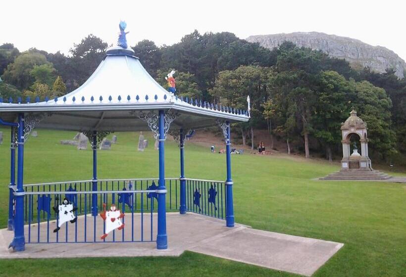 پانسیون Clifton Villa Guest House