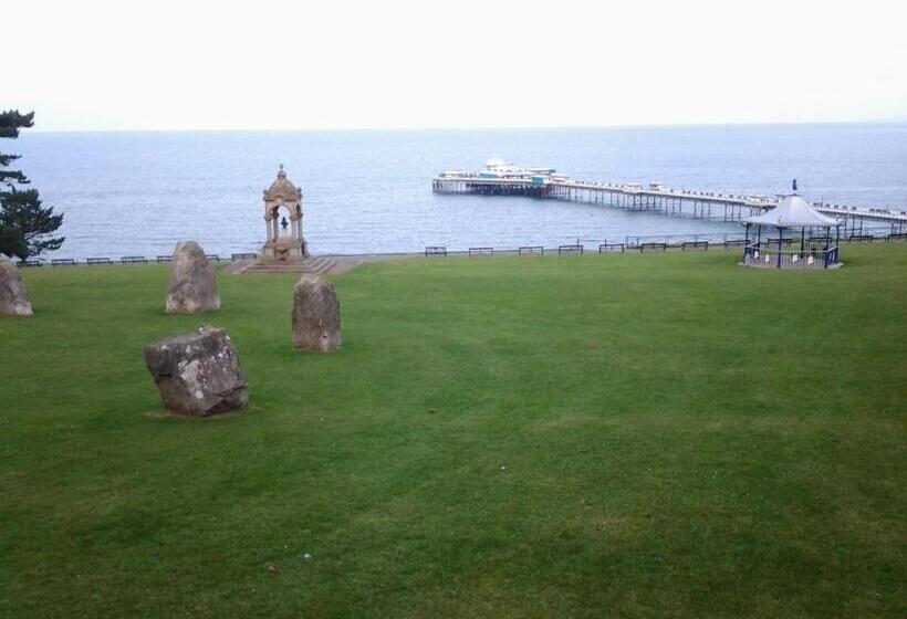 پانسیون Clifton Villa Guest House