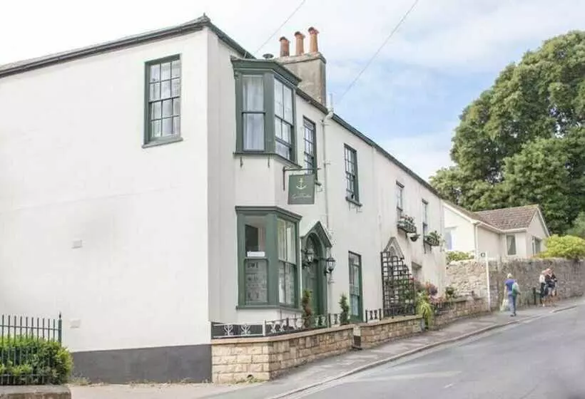 پانسیون Lyme Townhouse