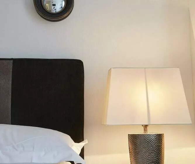 پانسیون Lyme Townhouse