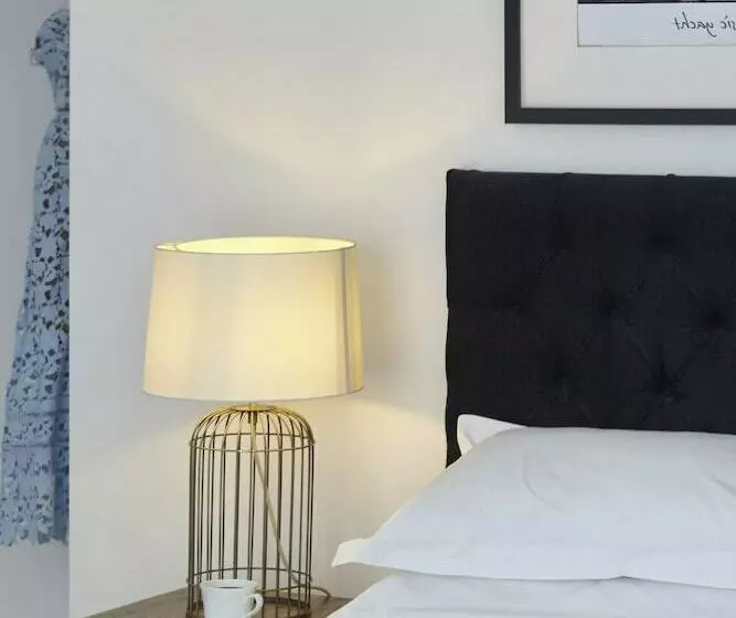 پانسیون Lyme Townhouse