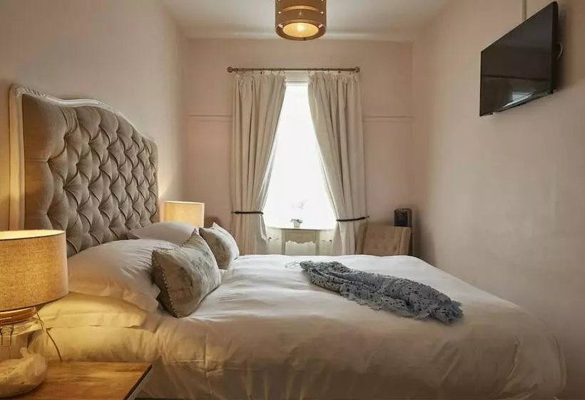پانسیون Lyme Townhouse