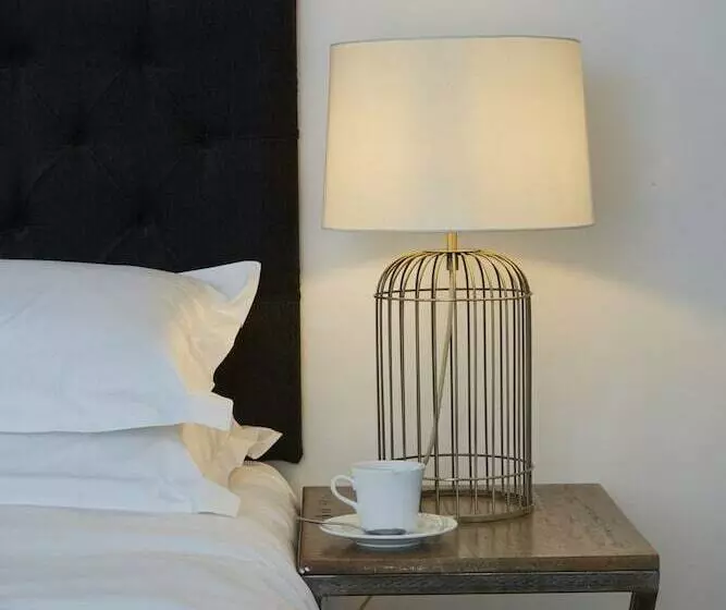 پانسیون Lyme Townhouse
