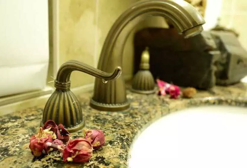 تختخواب و صبحانه Victoria Manor