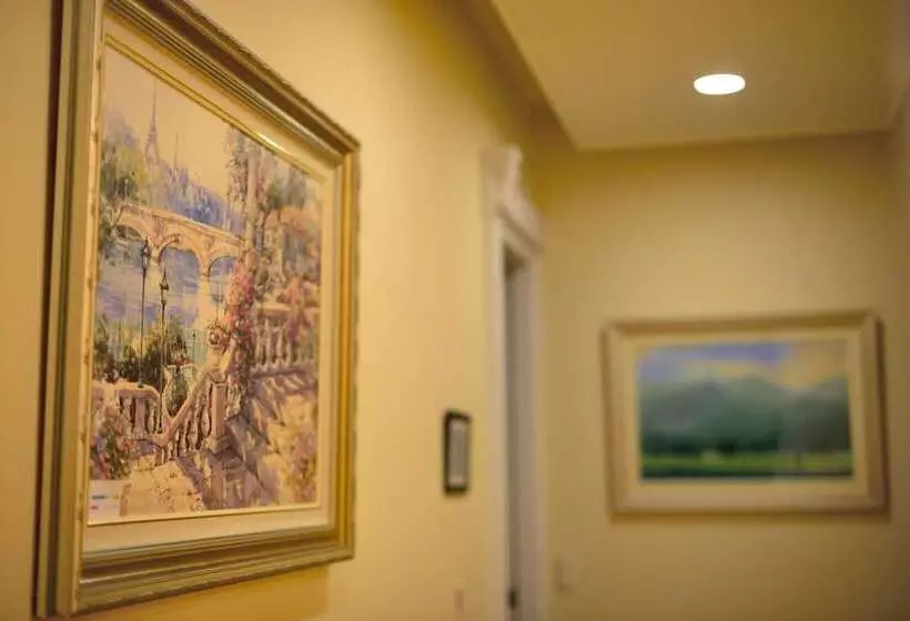 تختخواب و صبحانه Victoria Manor