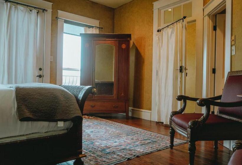 Fogadó Tara Vineyard & Winery Estate