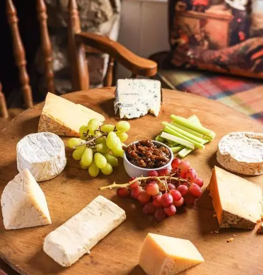 مسافرخانه The Bruce Arms