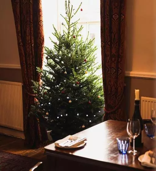 مسافرخانه The Bruce Arms