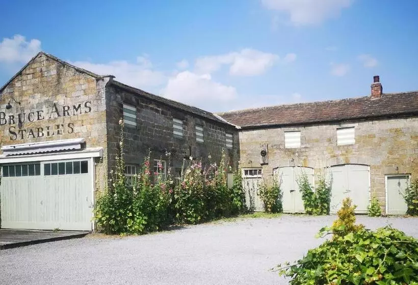 مسافرخانه The Bruce Arms