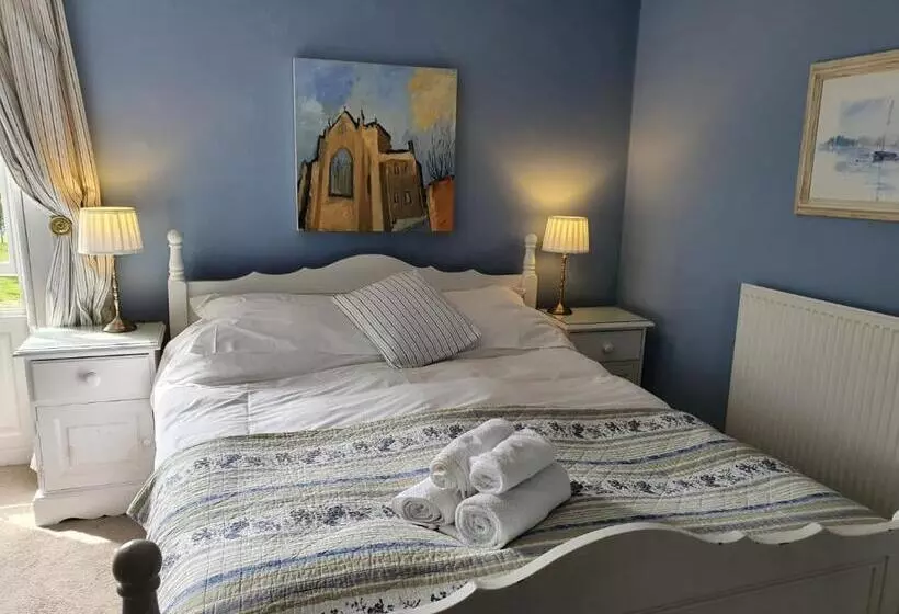 مسافرخانه The Bruce Arms