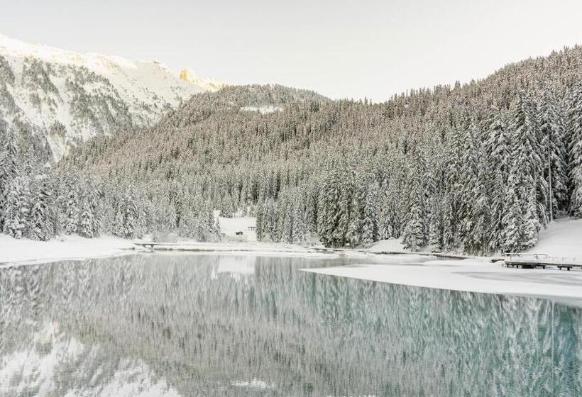 Отель Ecrin Blanc Resort Courchevel   Aquapark