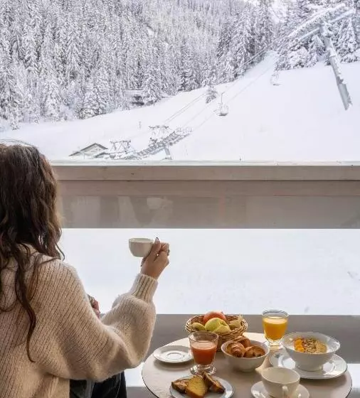 ホテル Ecrin Blanc Resort Courchevel   Aquapark