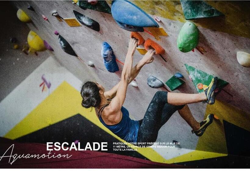 Отель Ecrin Blanc Resort Courchevel   Aquapark