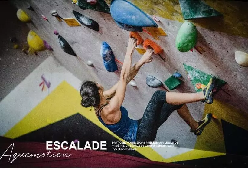 ホテル Ecrin Blanc Resort Courchevel   Aquapark