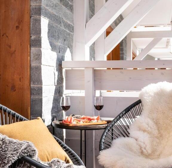 Отель Ecrin Blanc Resort Courchevel   Aquapark