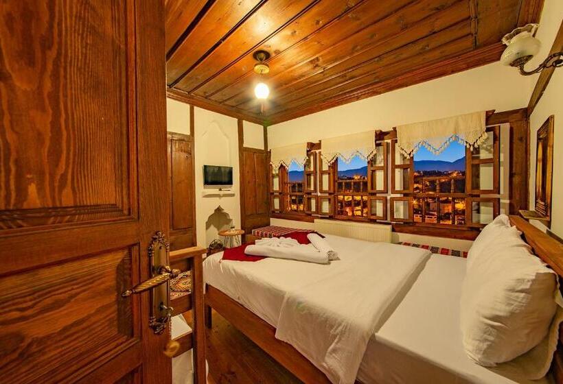 호텔 Hanedan Konak