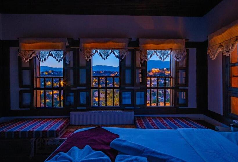 호텔 Hanedan Konak