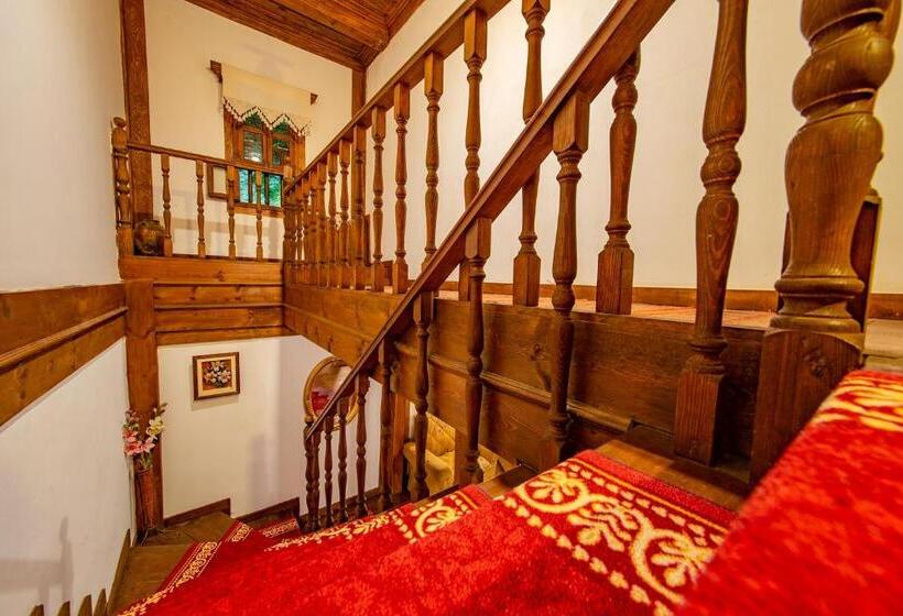 호텔 Hanedan Konak