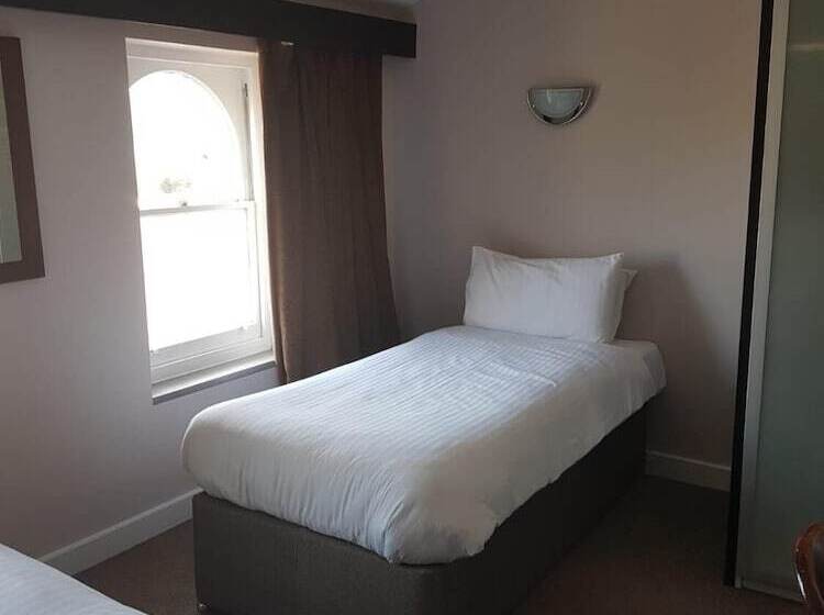 فندق Hatfield Lodge