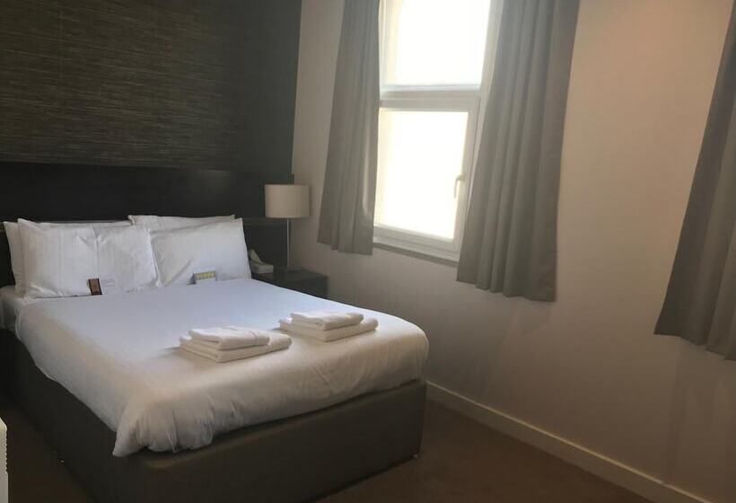 فندق Hatfield Lodge