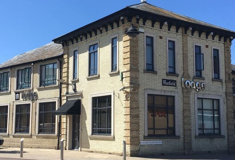 فندق Hatfield Lodge