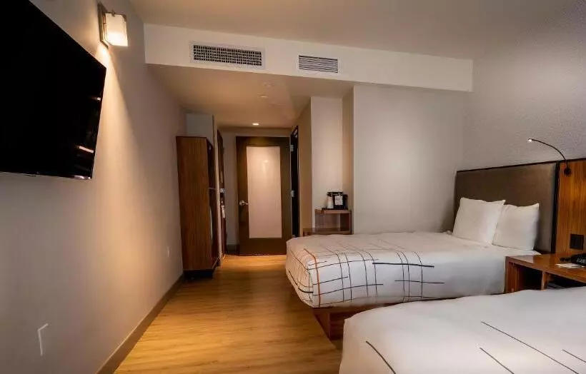 هتل La Quinta by Wyndham Time Square South