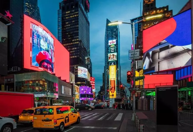 هتل La Quinta by Wyndham Time Square South