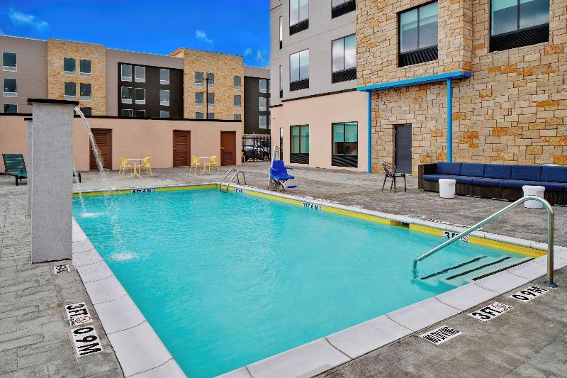 בית מלון כפרי Tru By Hilton Terrell