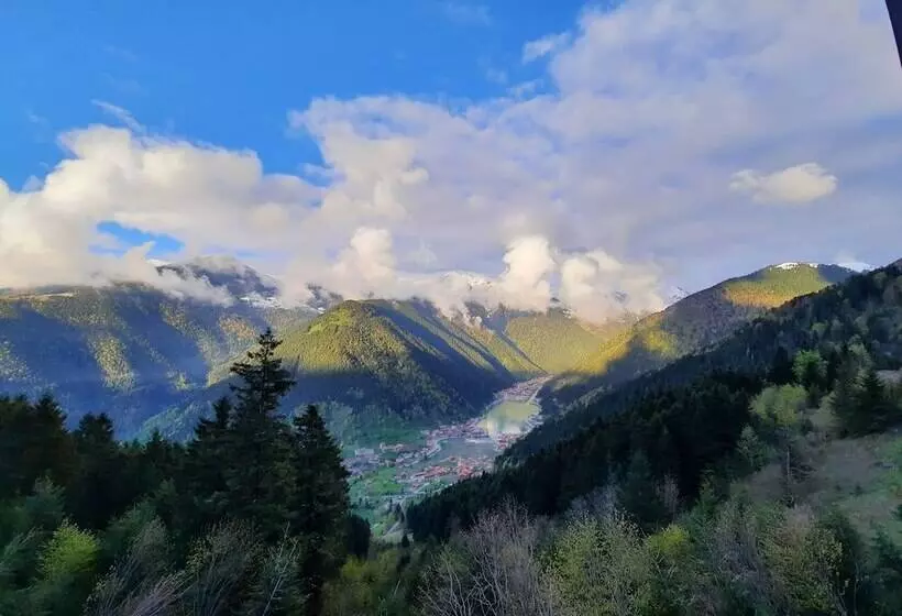 ホテル Uzungol Yesil Kosk