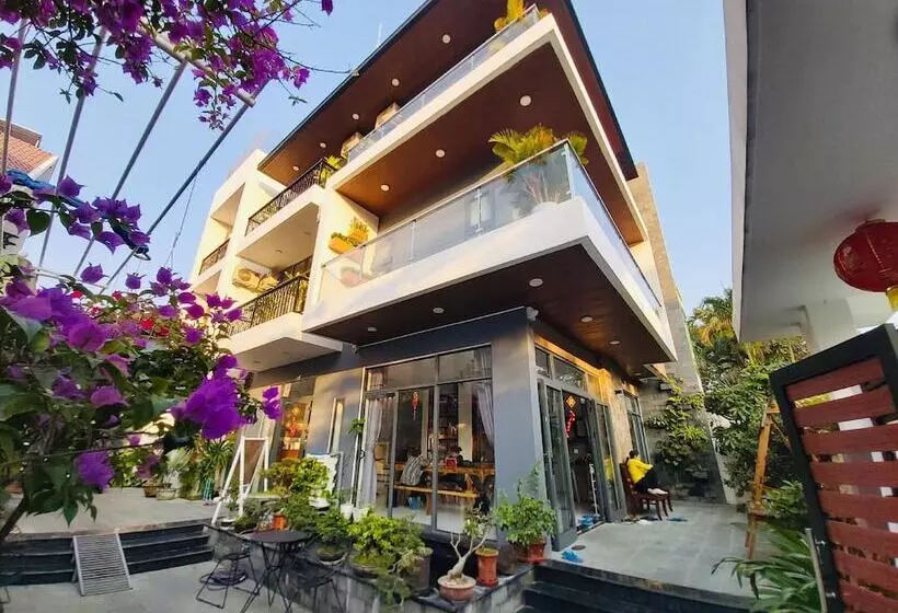 پانسیون Chichi House