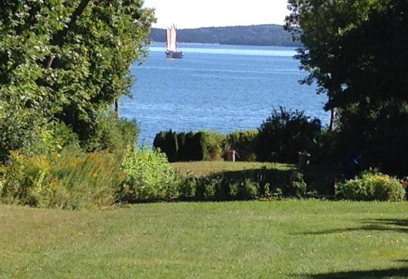 تختخواب و صبحانه The Shore Path Cottage