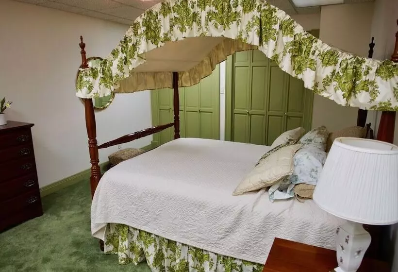 The Clark House Inn