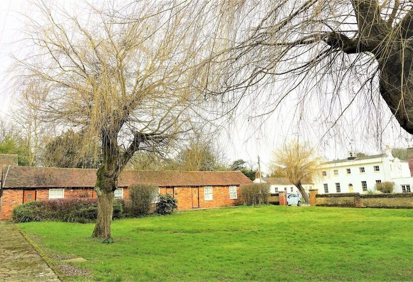 تختخواب و صبحانه Beachborough Park