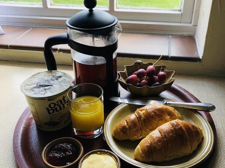 تختخواب و صبحانه Beachborough Park