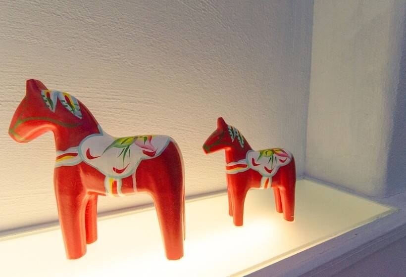 تختخواب و صبحانه Yellow Submarine