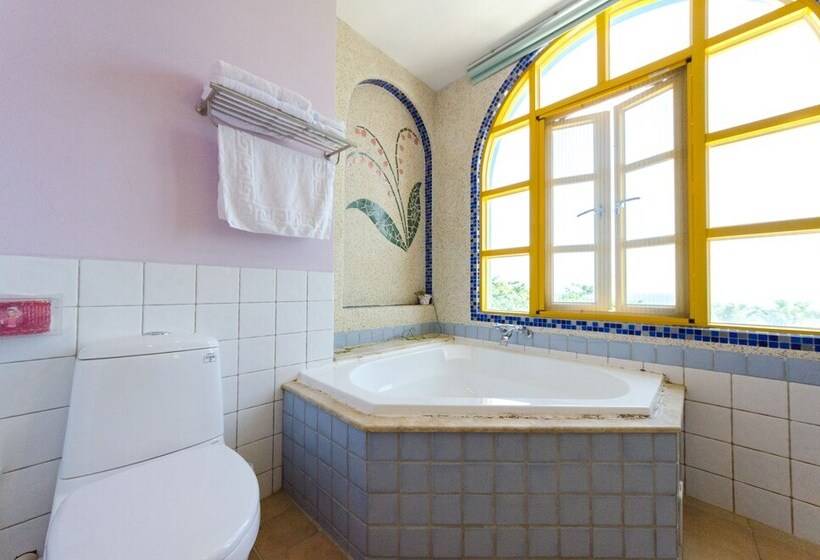 تختخواب و صبحانه Yellow Submarine