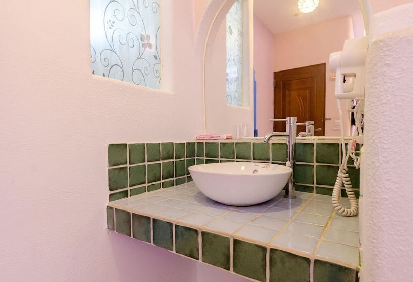 تختخواب و صبحانه Yellow Submarine