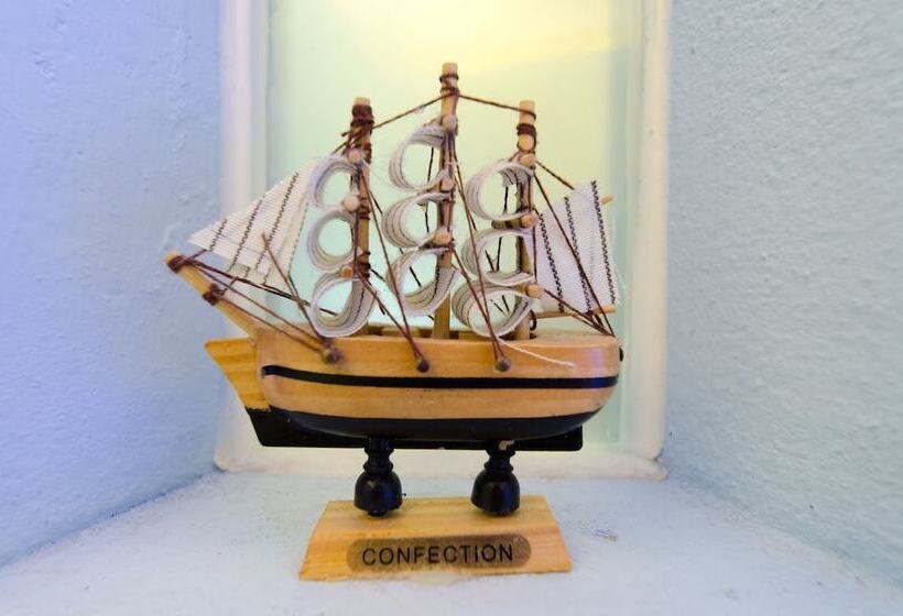 تختخواب و صبحانه Yellow Submarine