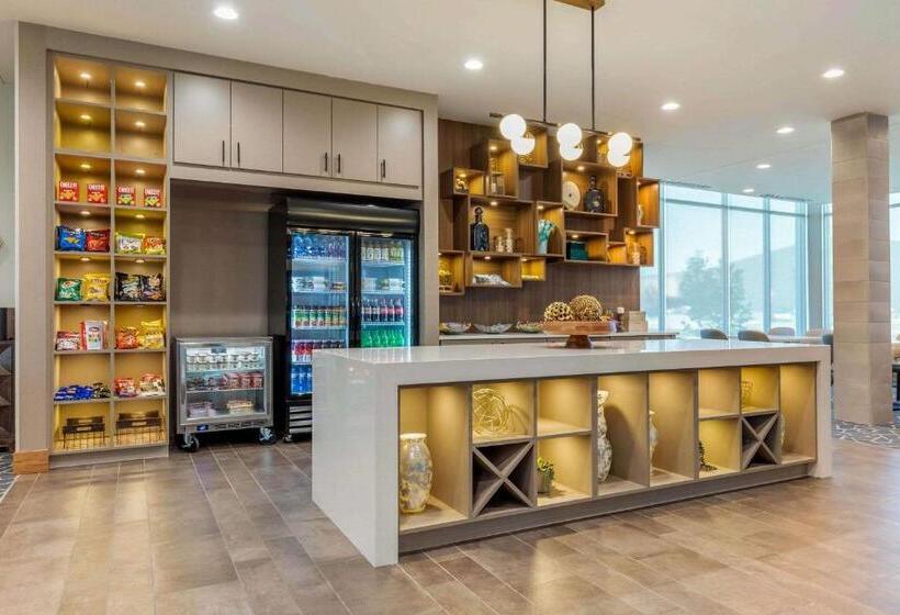 Cambria Hotel Davenport Quad Cities