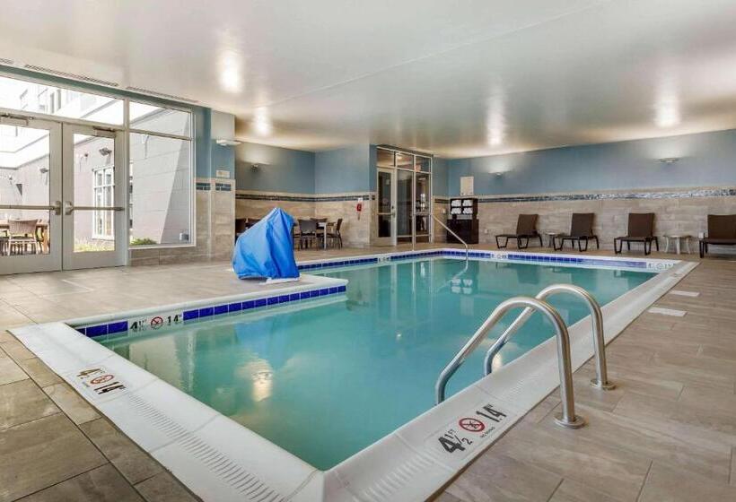 Cambria Hotel Davenport Quad Cities