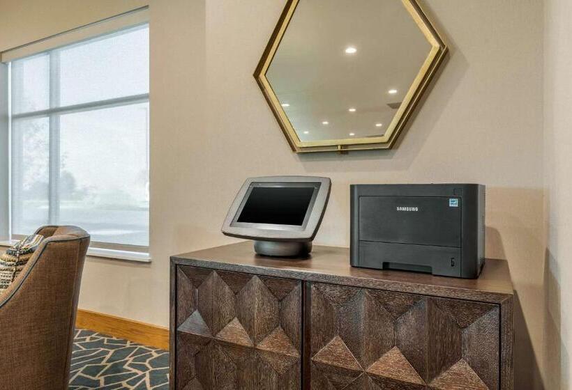 Cambria Hotel Davenport Quad Cities