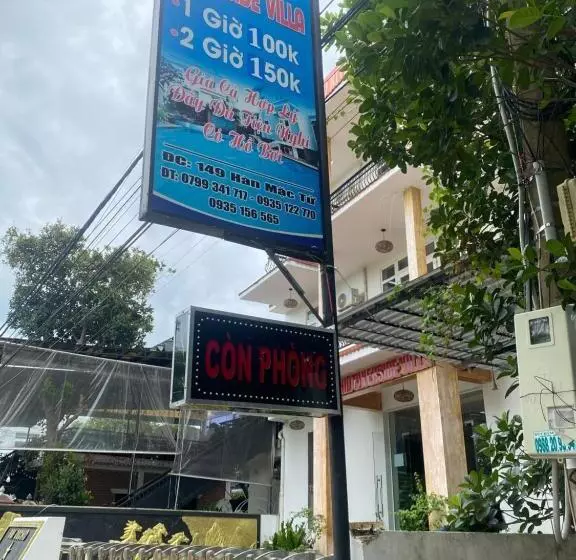 ホテル Orchid Riverside Villa