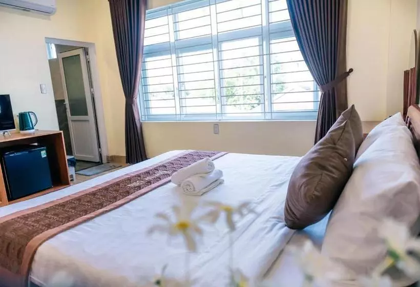 ホテル Orchid Riverside Villa