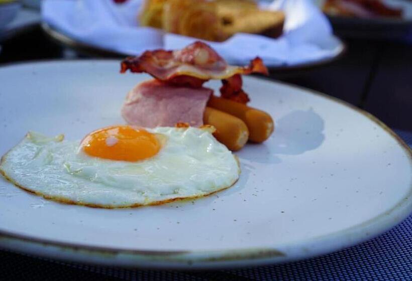 Hotel Khanom Beach Resort And Spa