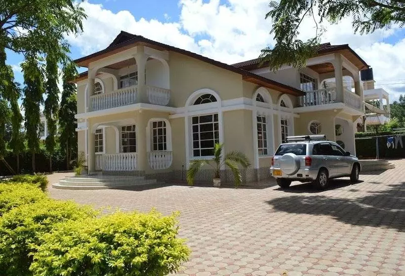 هتل Kilimanjaro Resort